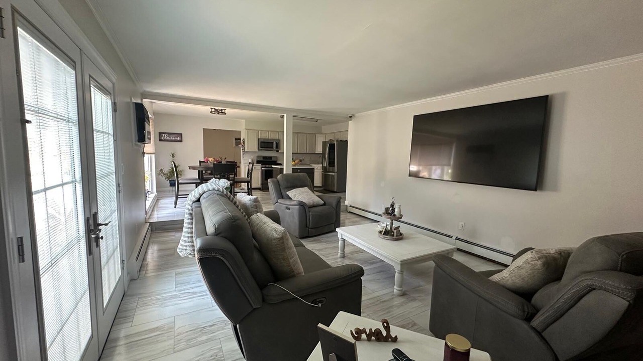 Photo of Livingroom in Farmingdale