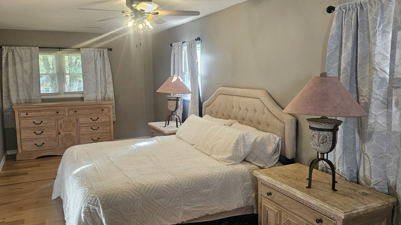 Photo of Bedroom in Salem