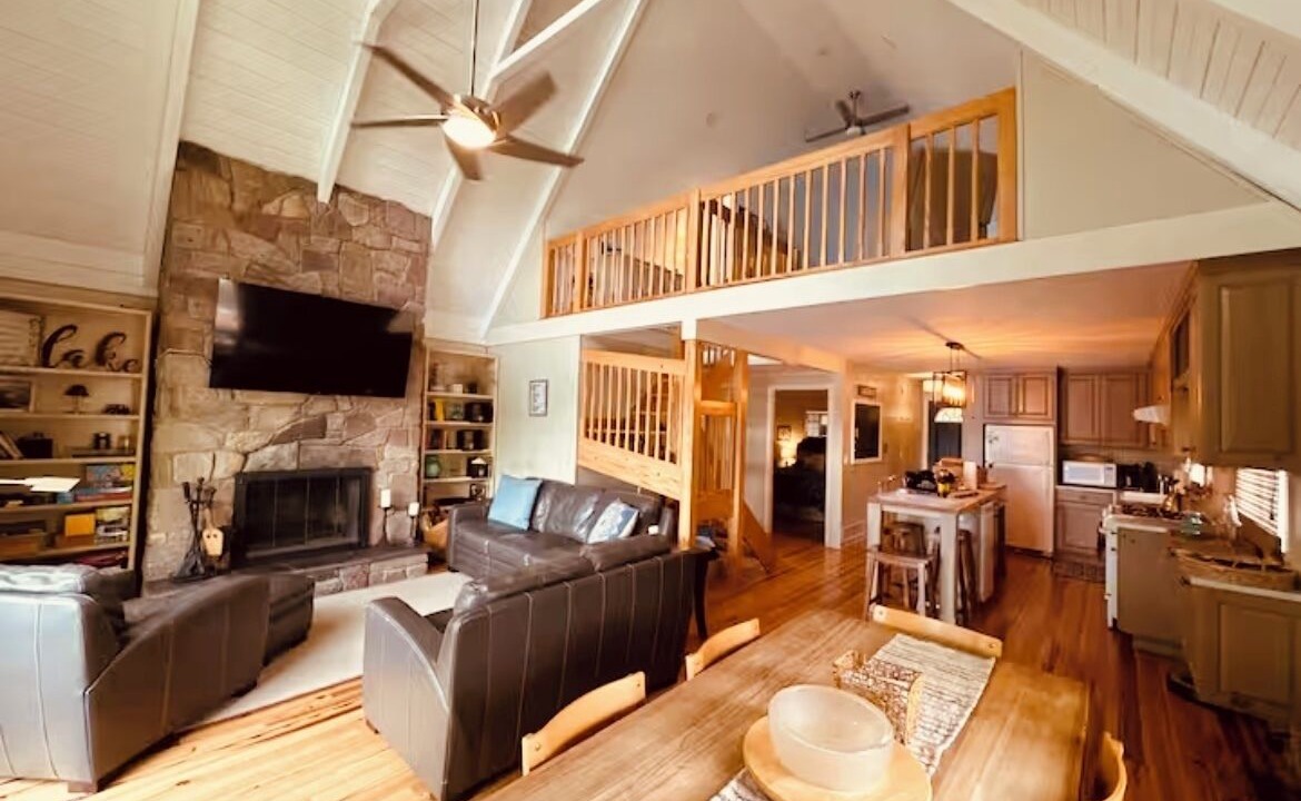 Photo of Livingroom in Syracuse