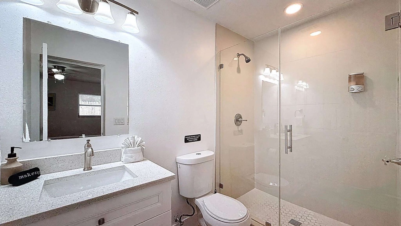 Photo of Bathroom in Orient Park