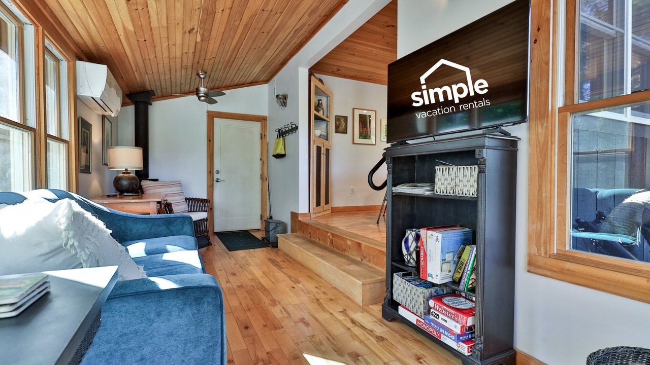 Photo of Livingroom in Forest Dale