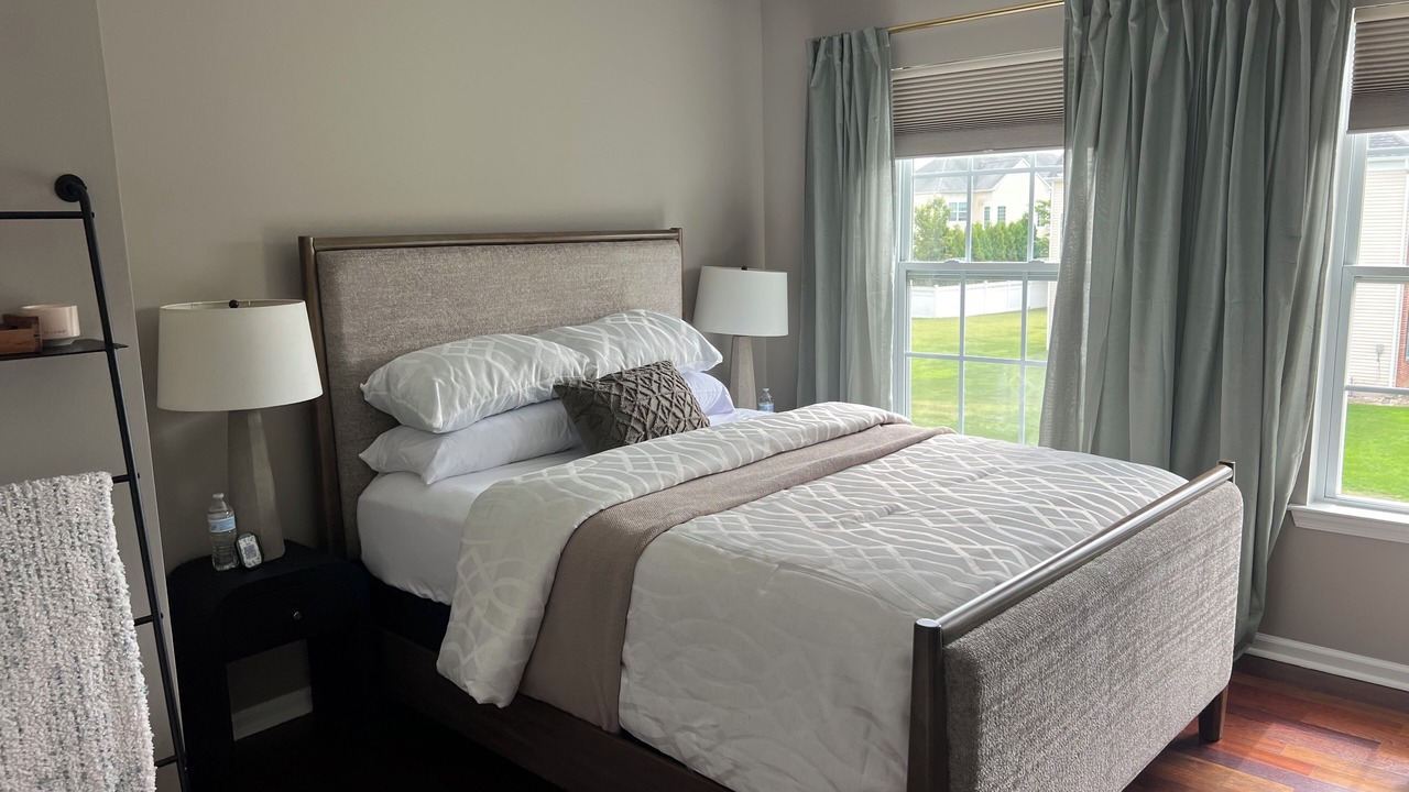 Photo of Bedroom in Mount Sinai
