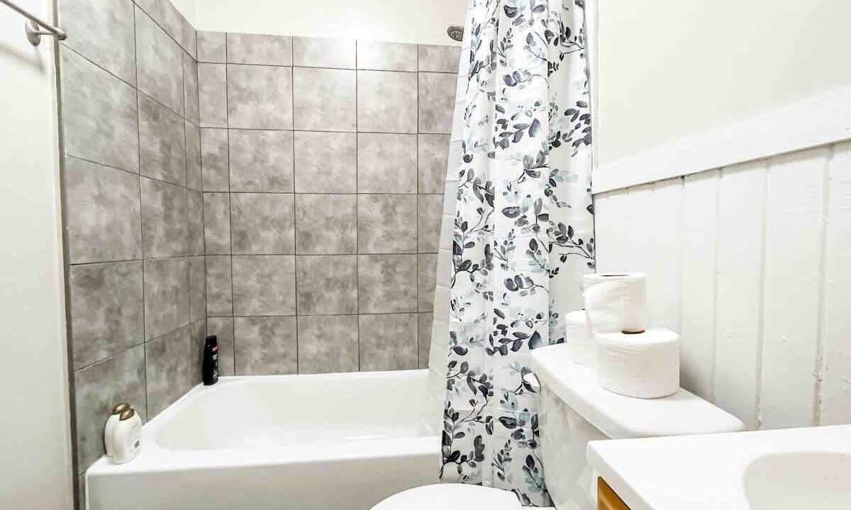 Photo of Bathroom in Griffin Heights