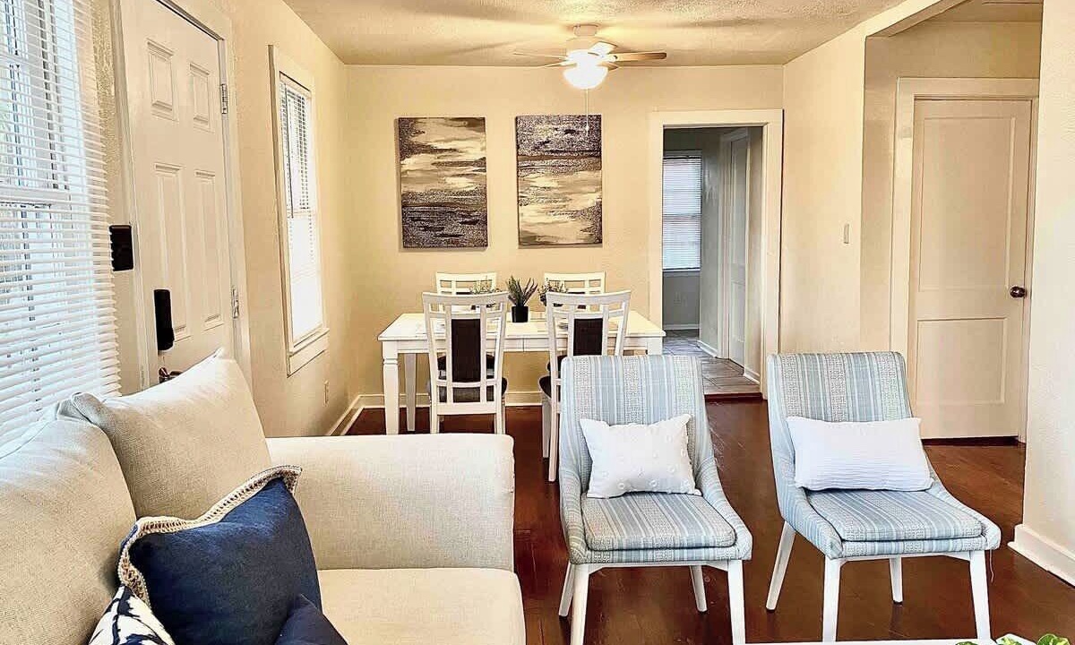Photo of Livingroom in Griffin Heights