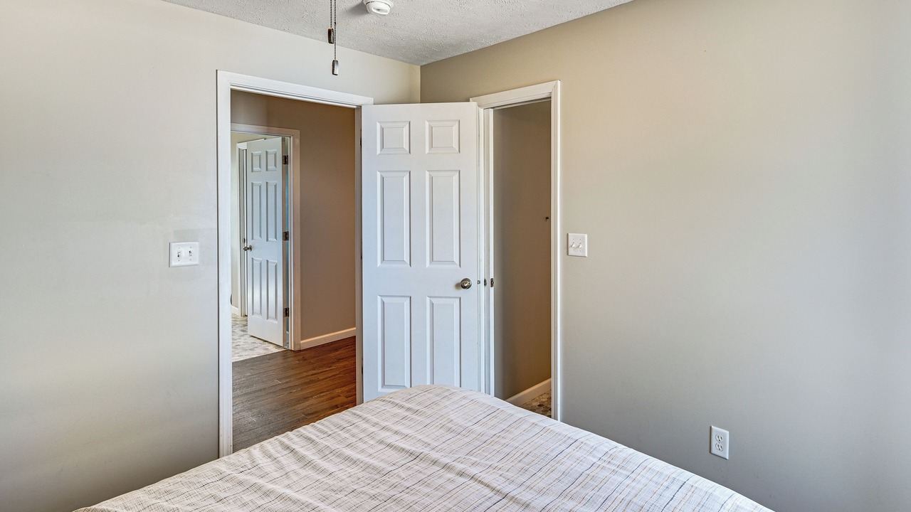 Photo of Bedroom in Culver
