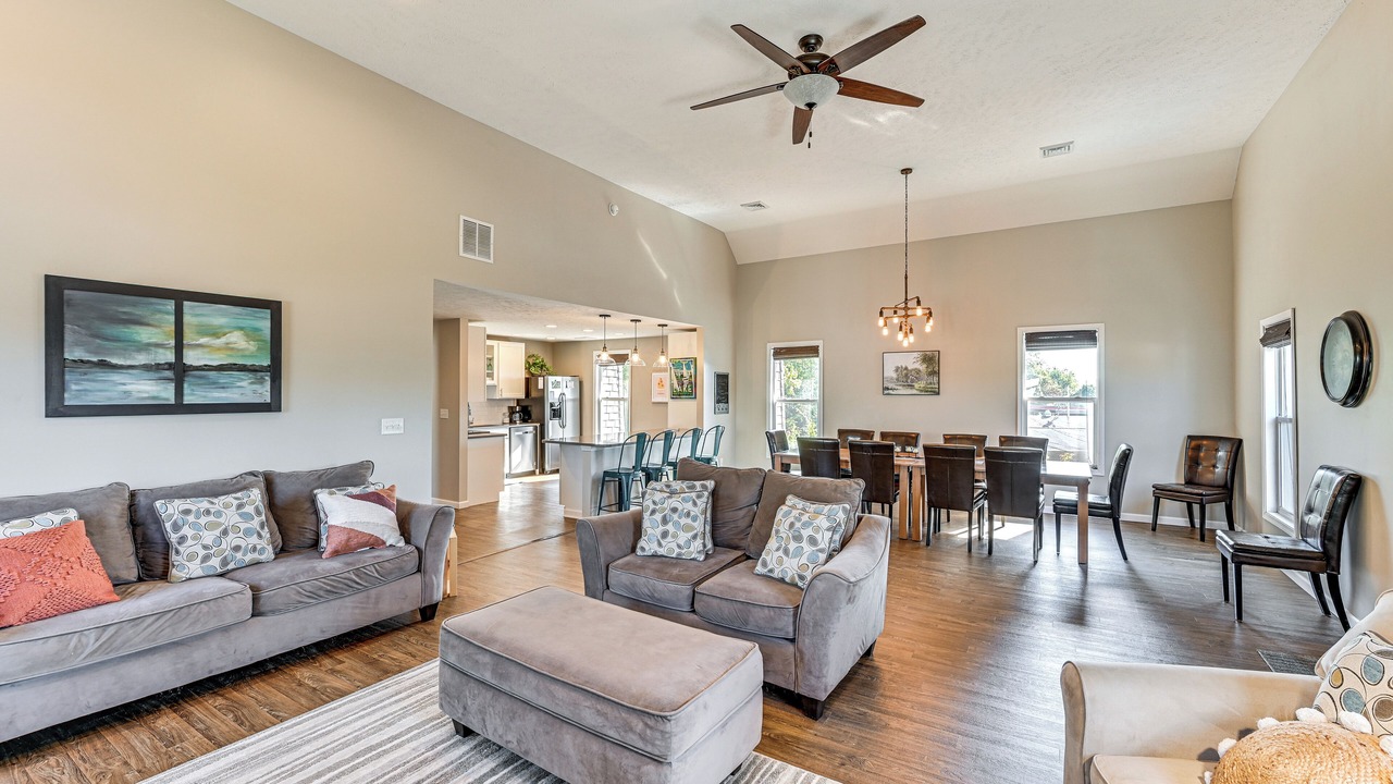 Photo of Livingroom in Culver