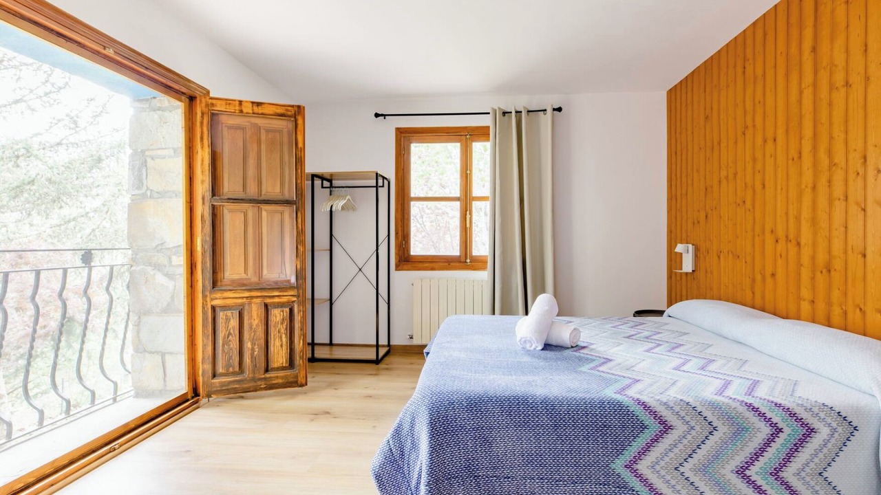Photo of Bedroom in Oros Bajo
