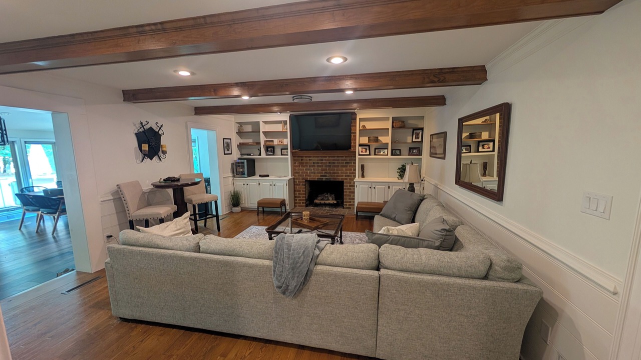 Photo of Livingroom in Central Newport News