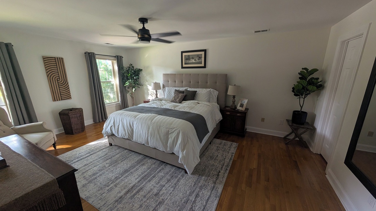 Photo of Bedroom in Central Newport News