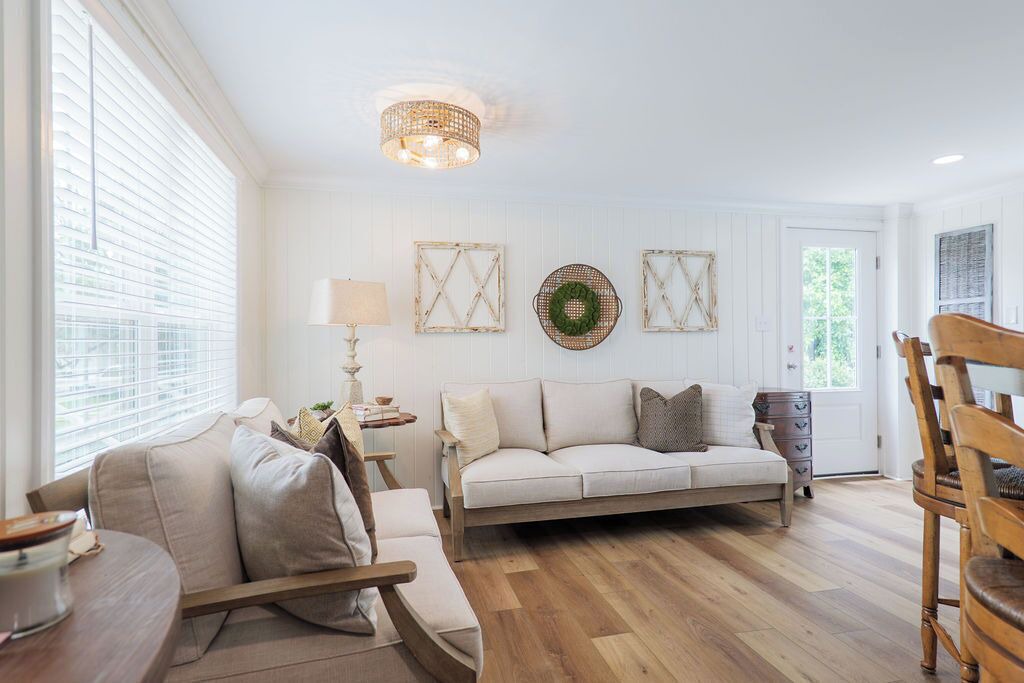 Photo of Livingroom in Lake Park
