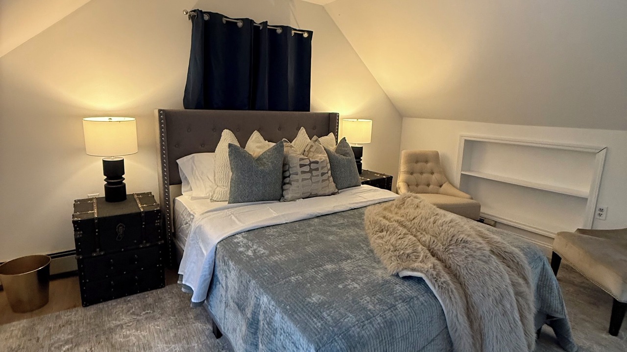 Photo of Bedroom in Stony Brook