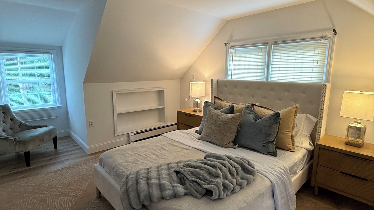 Photo of Bedroom in Stony Brook