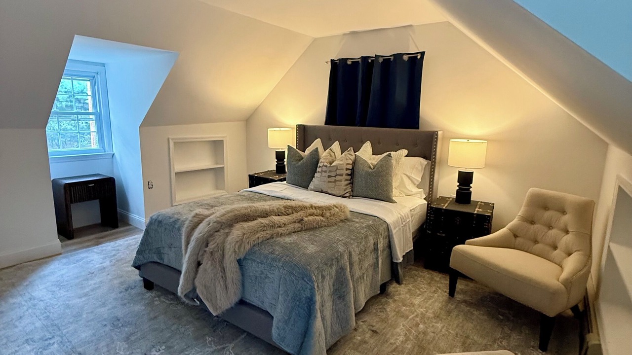 Photo of Bedroom in Stony Brook