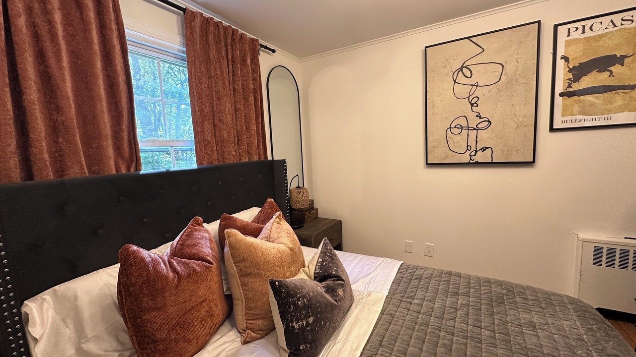 Photo of Bedroom in Stony Brook