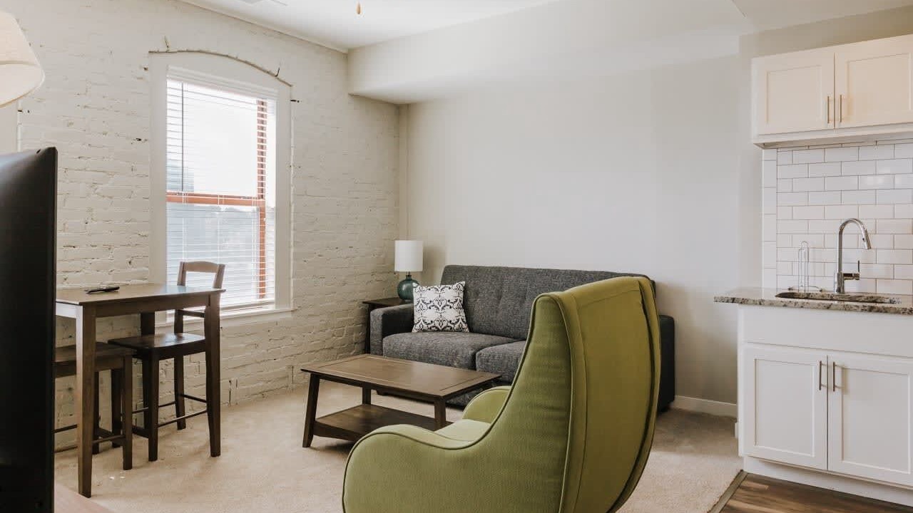 Photo of Livingroom in Chatham-Arch