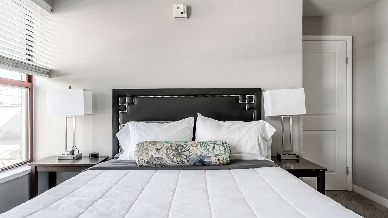 Photo of Bedroom in Chatham-Arch