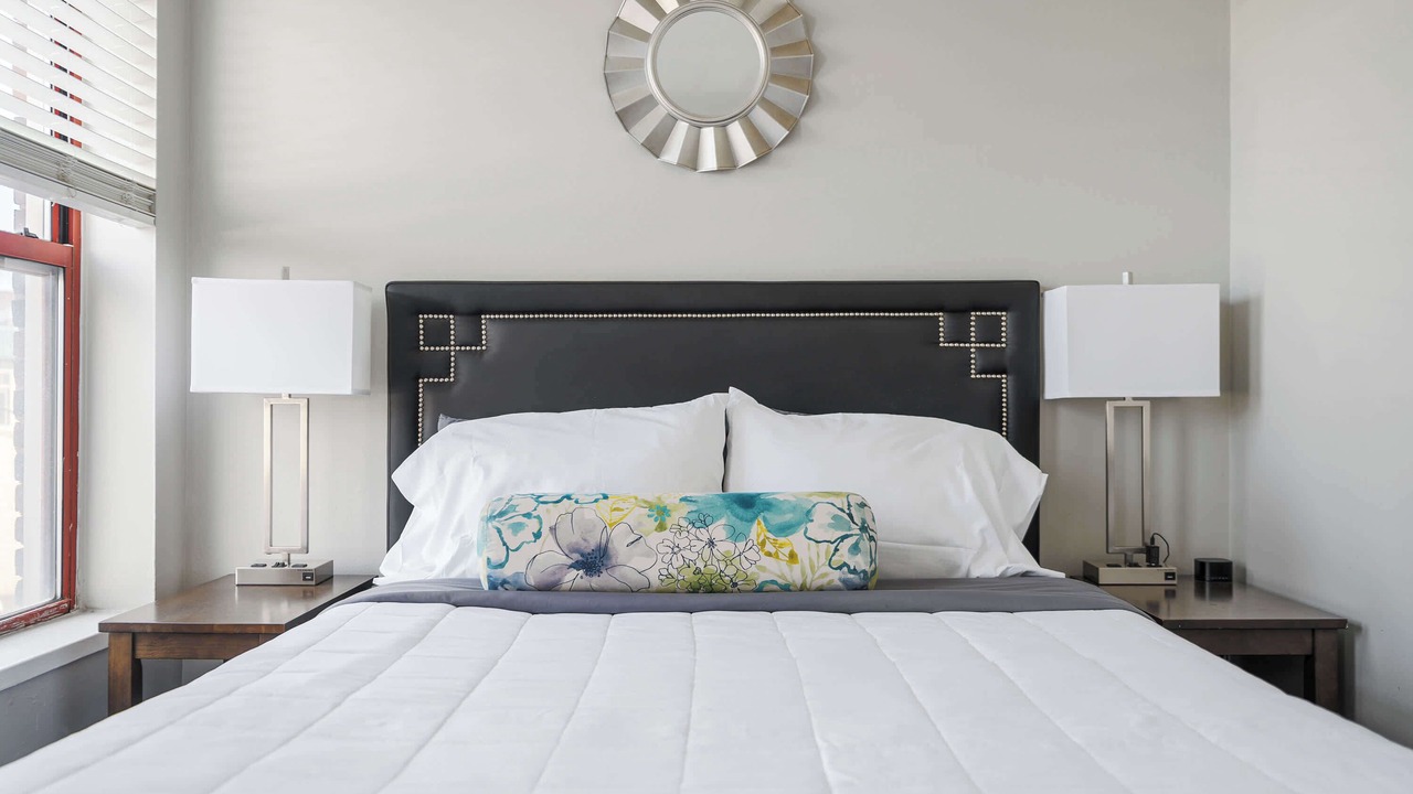 Photo of Bedroom in Chatham-Arch
