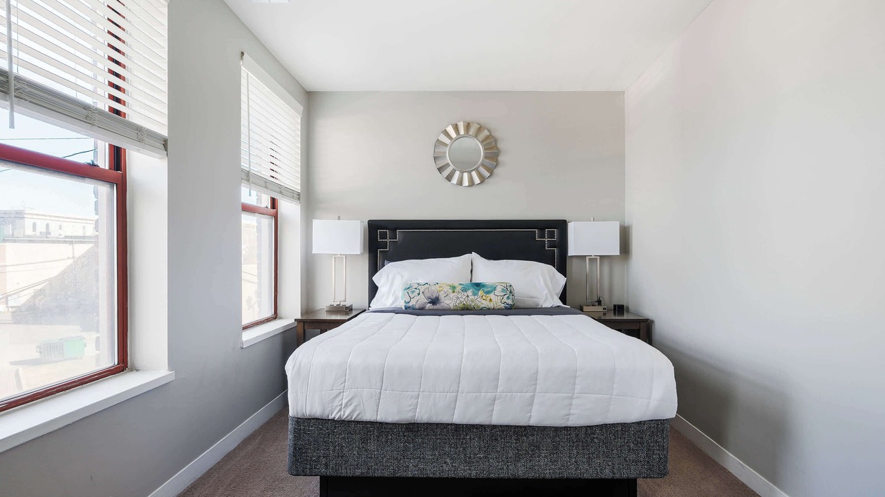 Photo of Bedroom in Chatham-Arch
