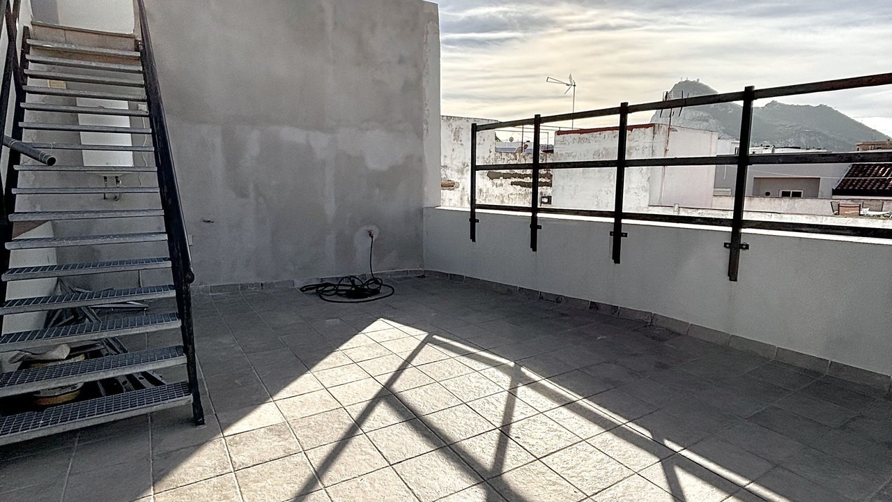 Photo of Patio Balcony in La Linea de la Concepcion