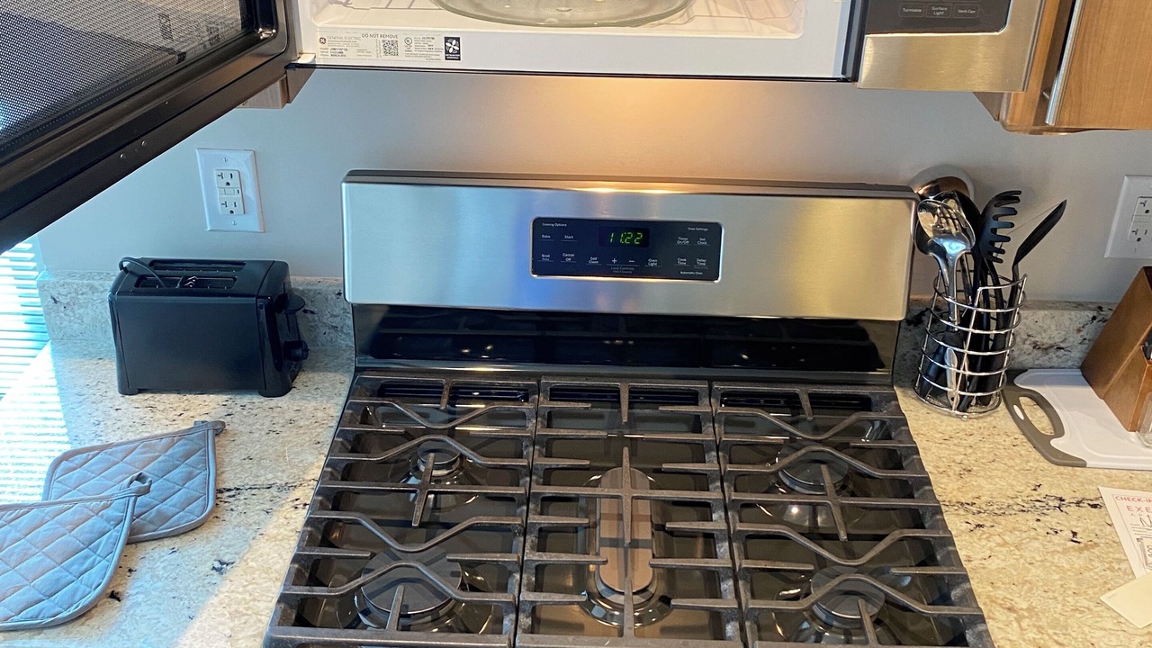 Photo of Kitchen in Aurora Highlands