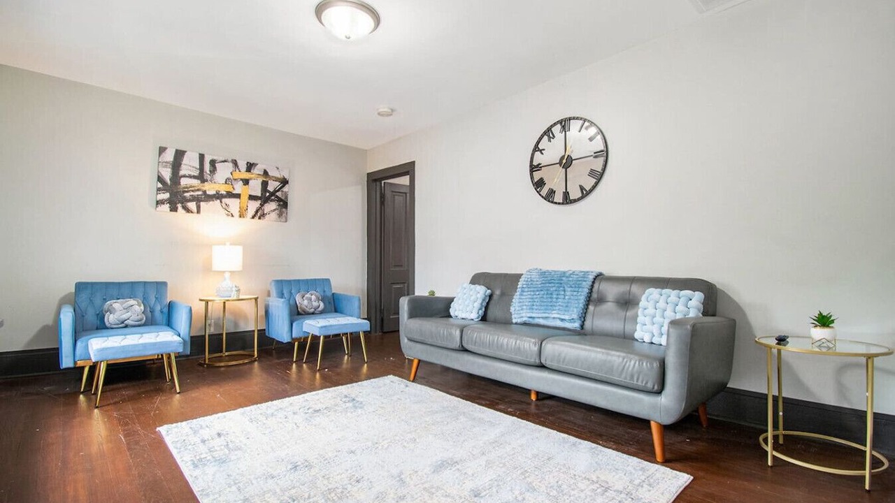 Photo of Livingroom in Michigan City