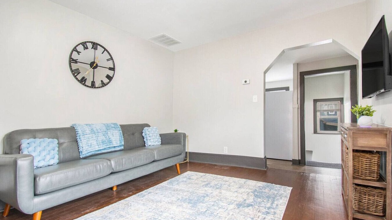 Photo of Livingroom in Michigan City