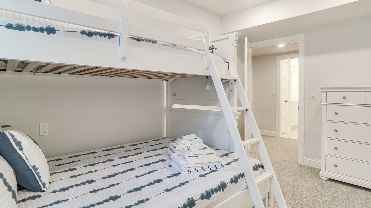 Photo of Bedroom in New Seabury