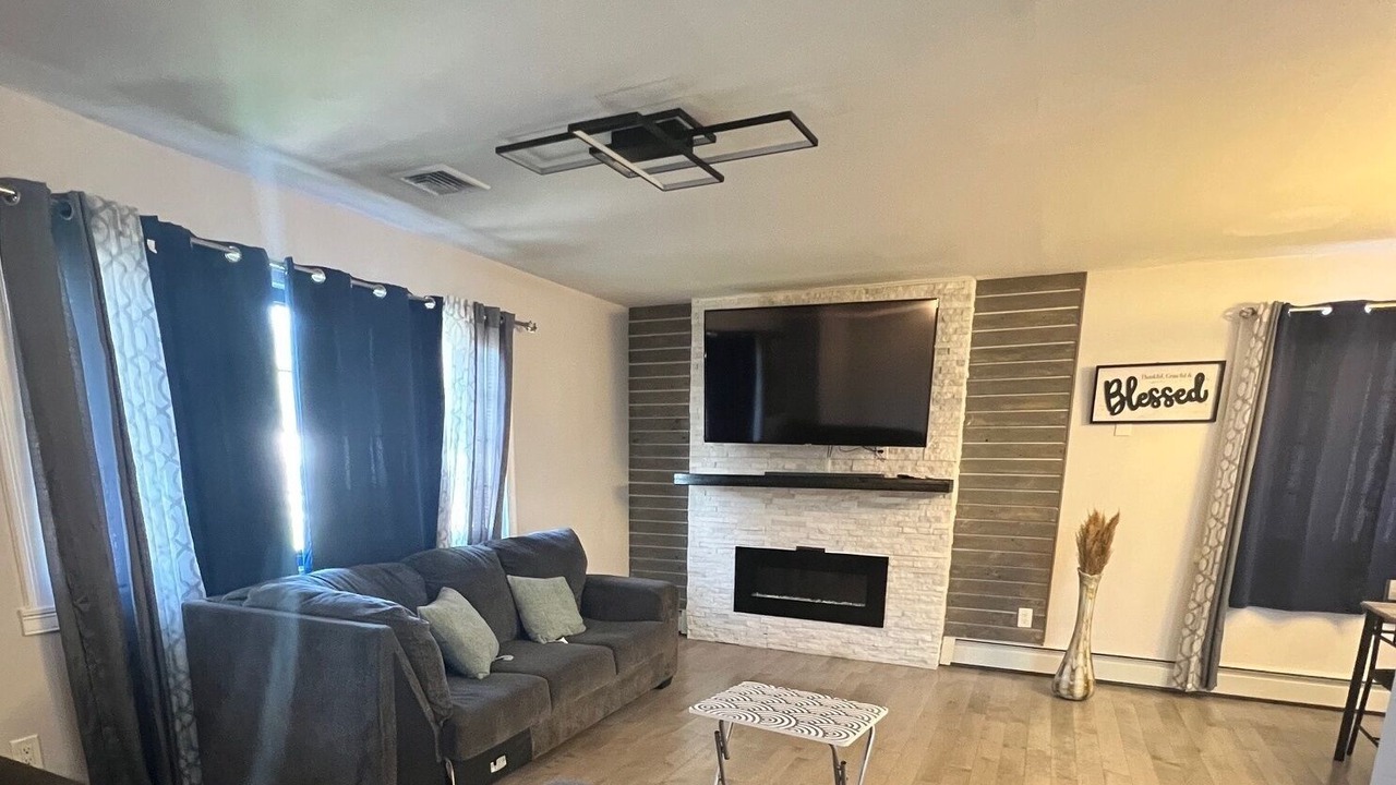 Photo of Livingroom in East Massapequa