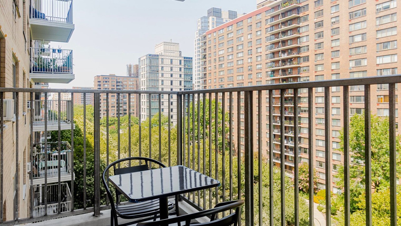 Photo of Outdoor in Manhattan Valley