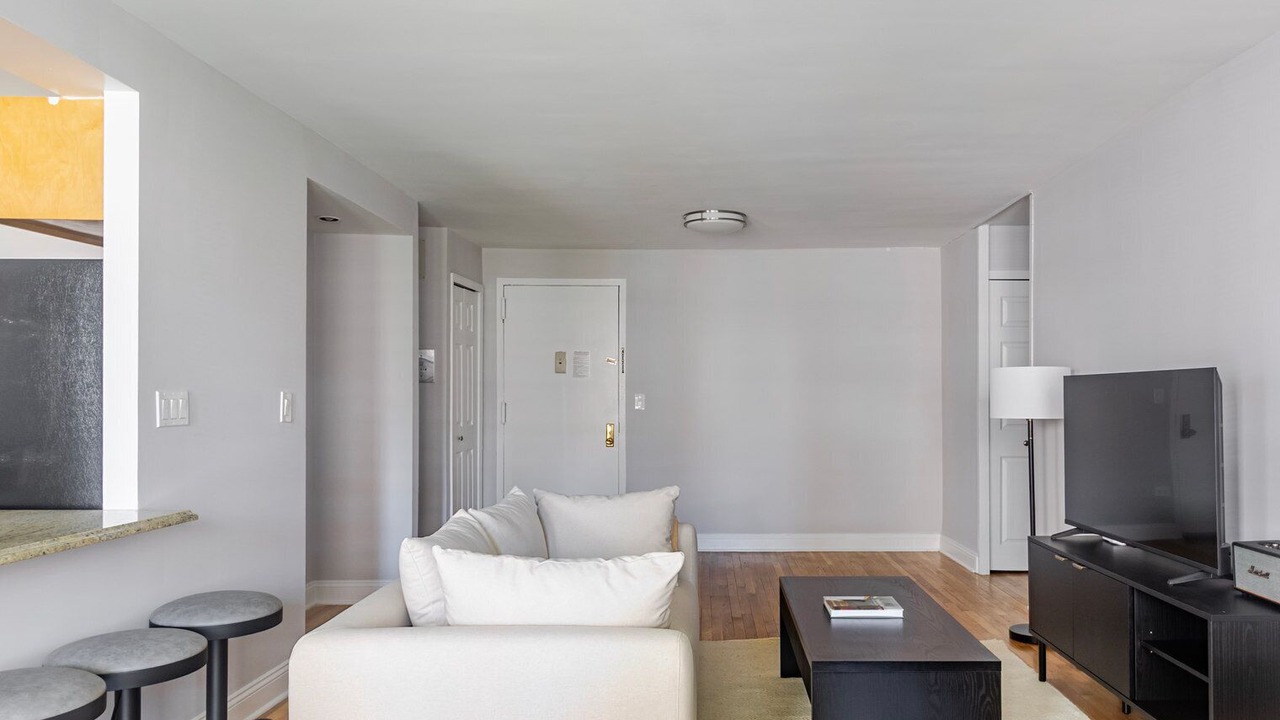 Photo of Livingroom in Manhattan Valley