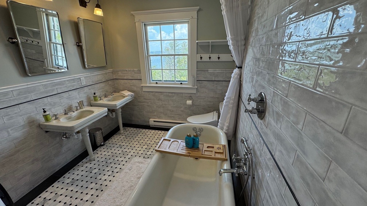 Photo of Bathroom in Port Haywood