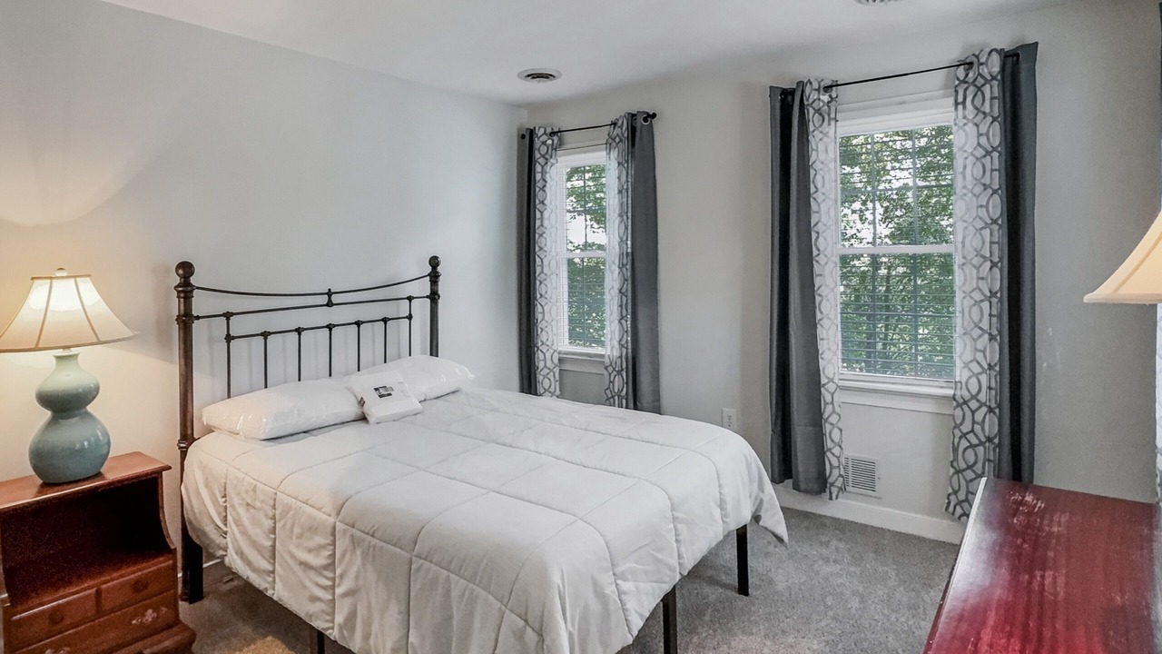 Photo of Bedroom in Midlothian