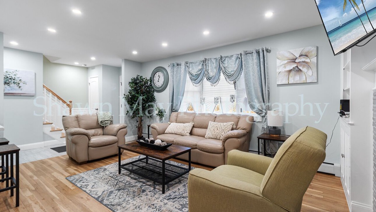 Photo of Livingroom in Wheatley Heights