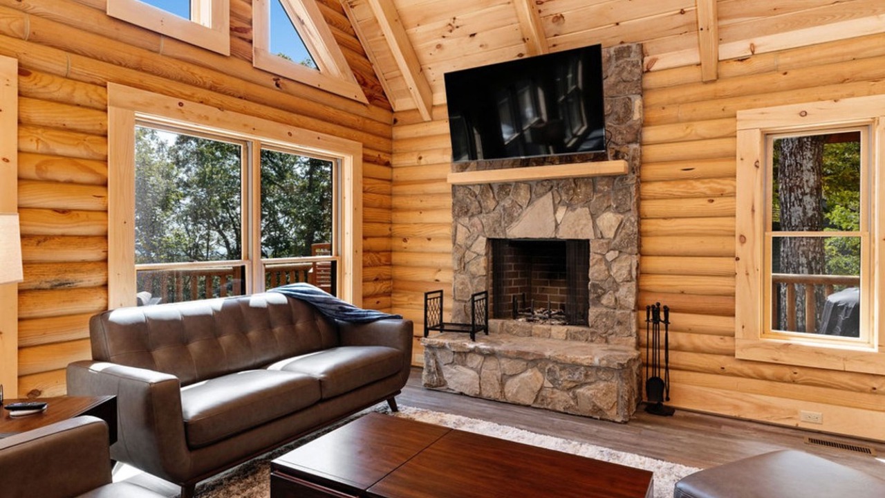 Photo of Livingroom in Chestnut Springs