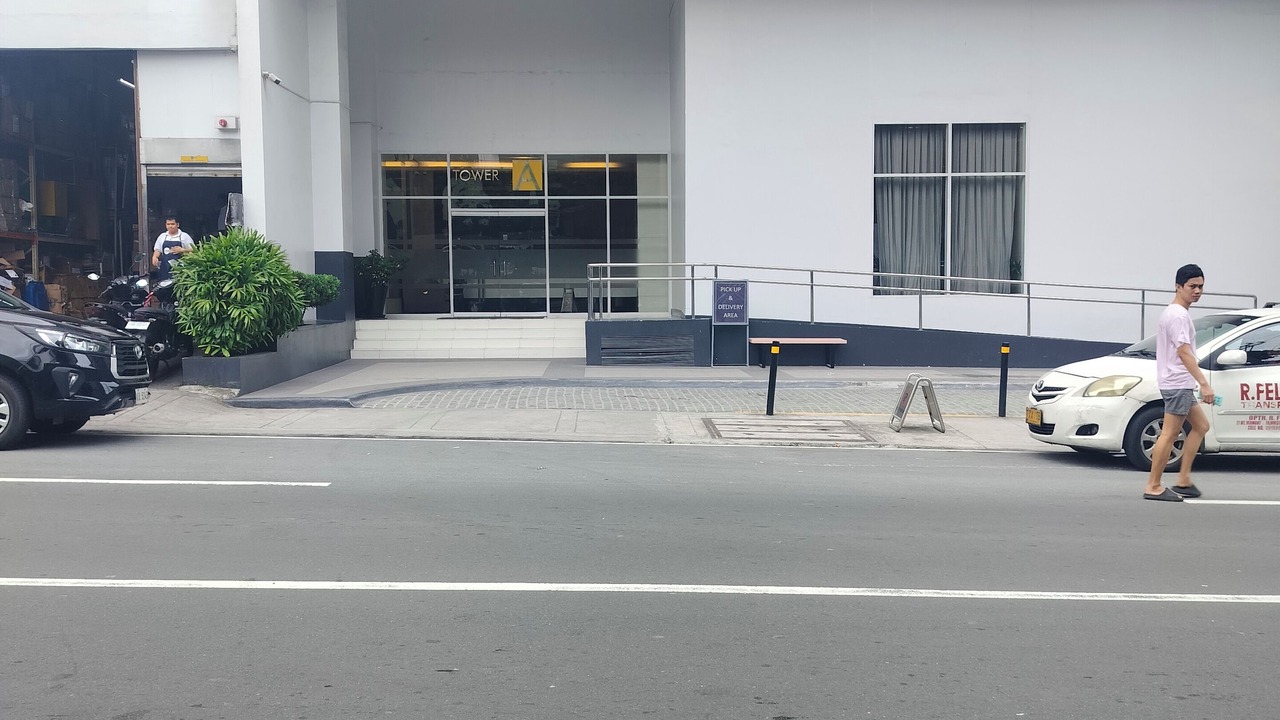 Photo of Others in South Triangle