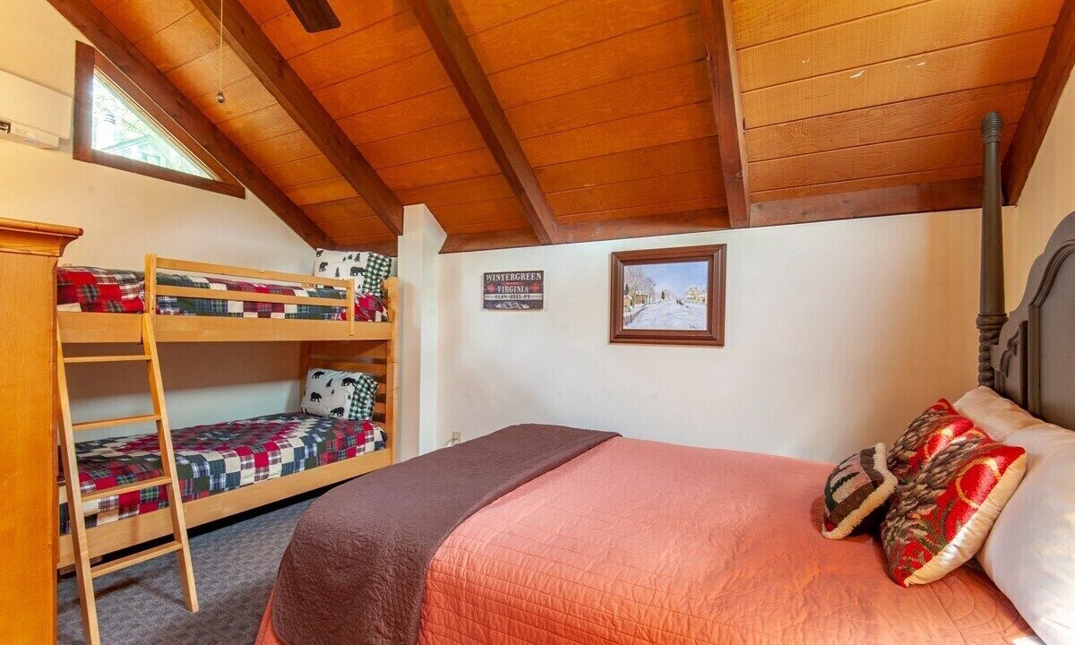 Photo of Bedroom in Treeloft