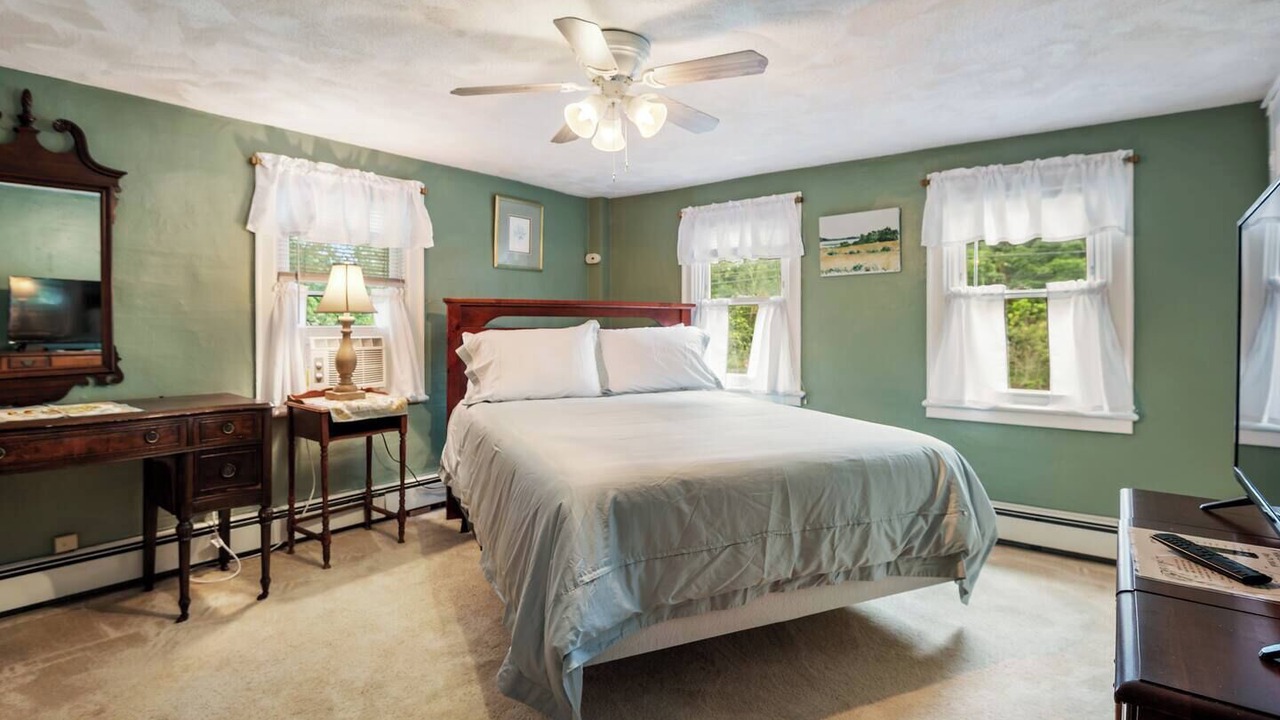 Photo of Bedroom in Hamilton