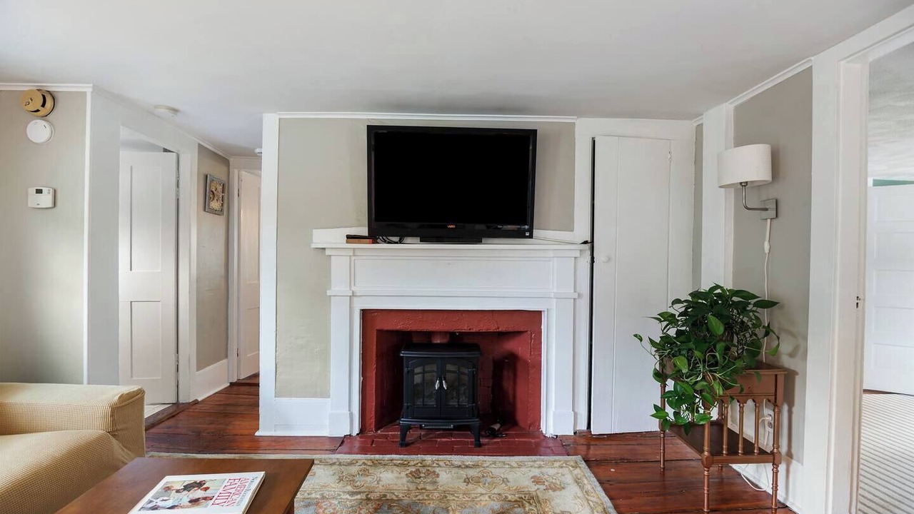 Photo of Livingroom in Hamilton