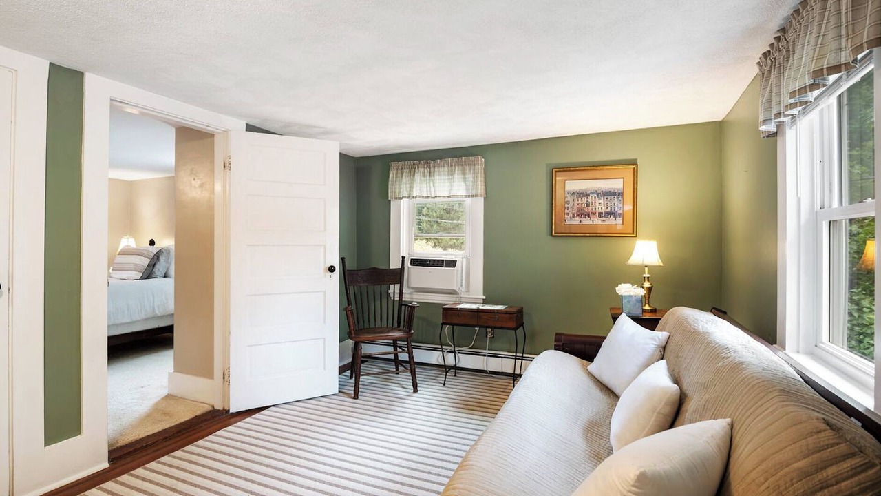 Photo of Livingroom in Hamilton
