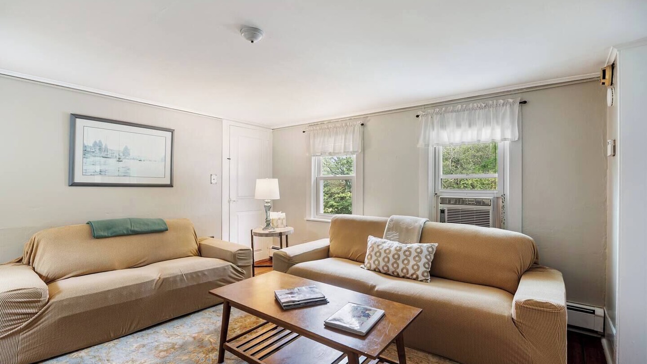 Photo of Livingroom in Hamilton