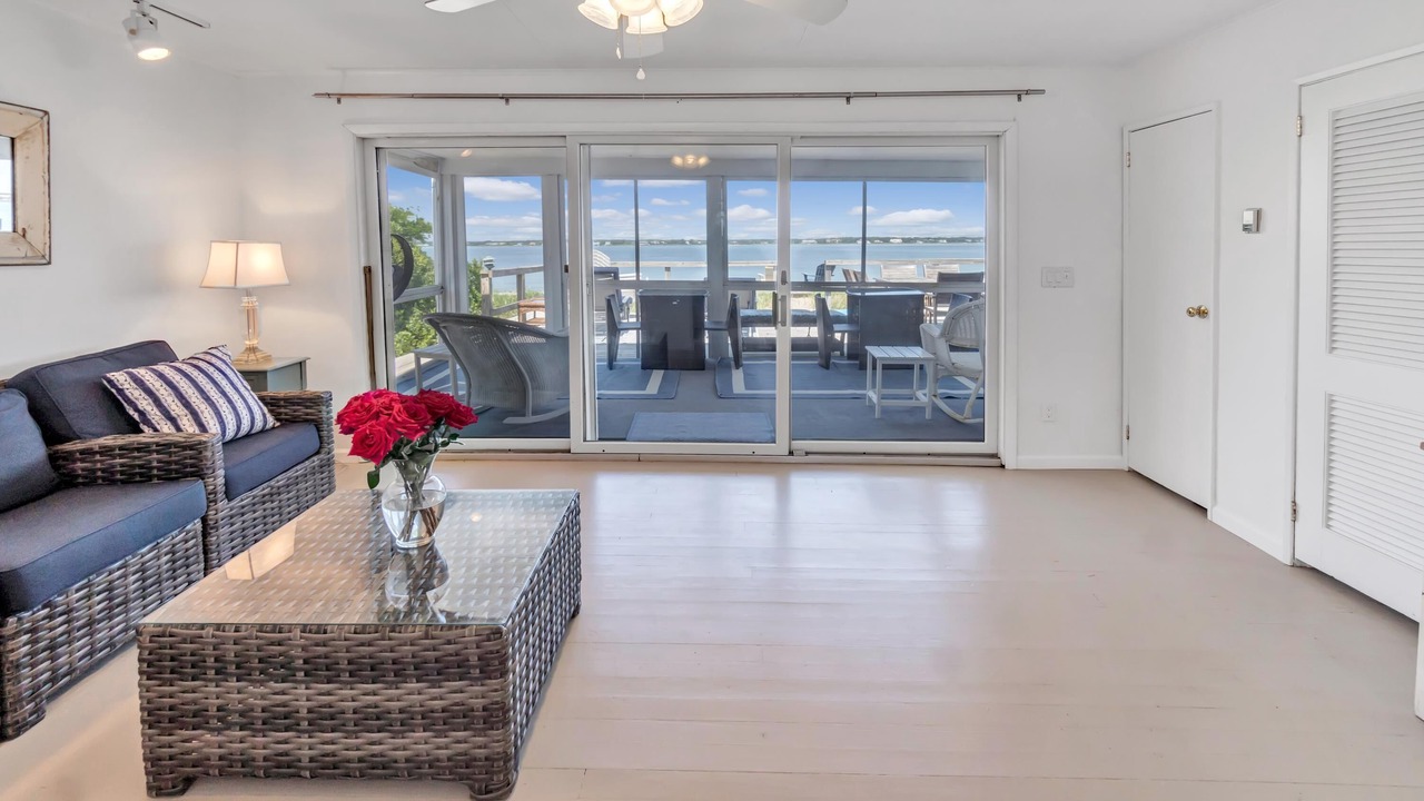 Photo of Livingroom in Westhampton Beach