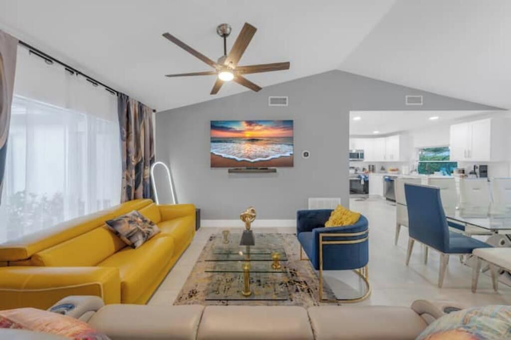 Photo of Livingroom in Pembroke Pines