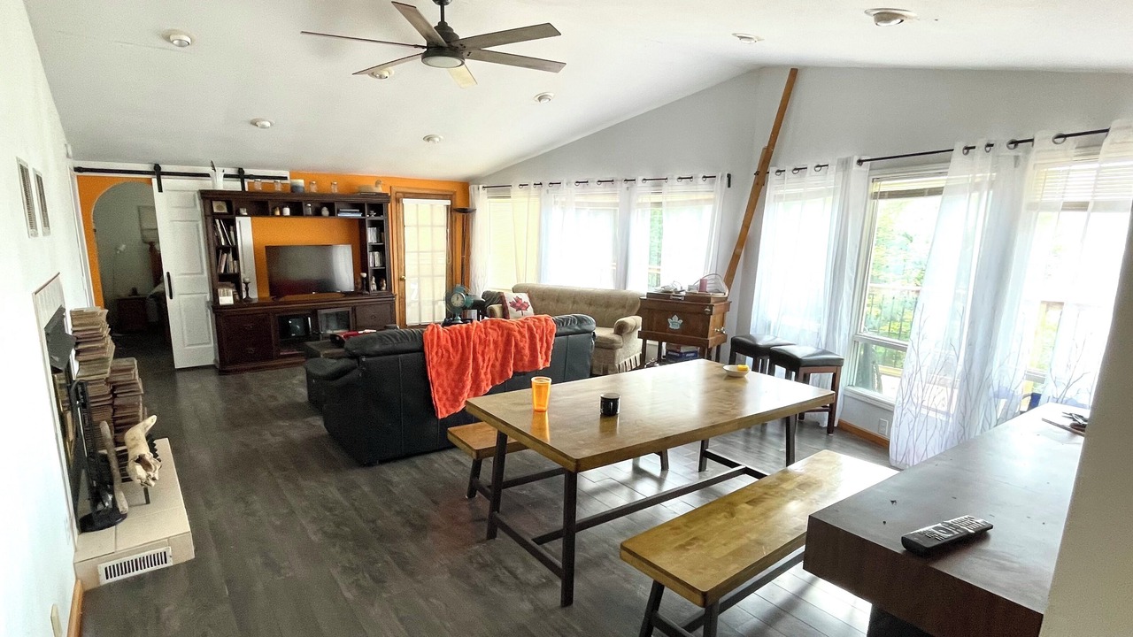 Photo of Livingroom in Restoule
