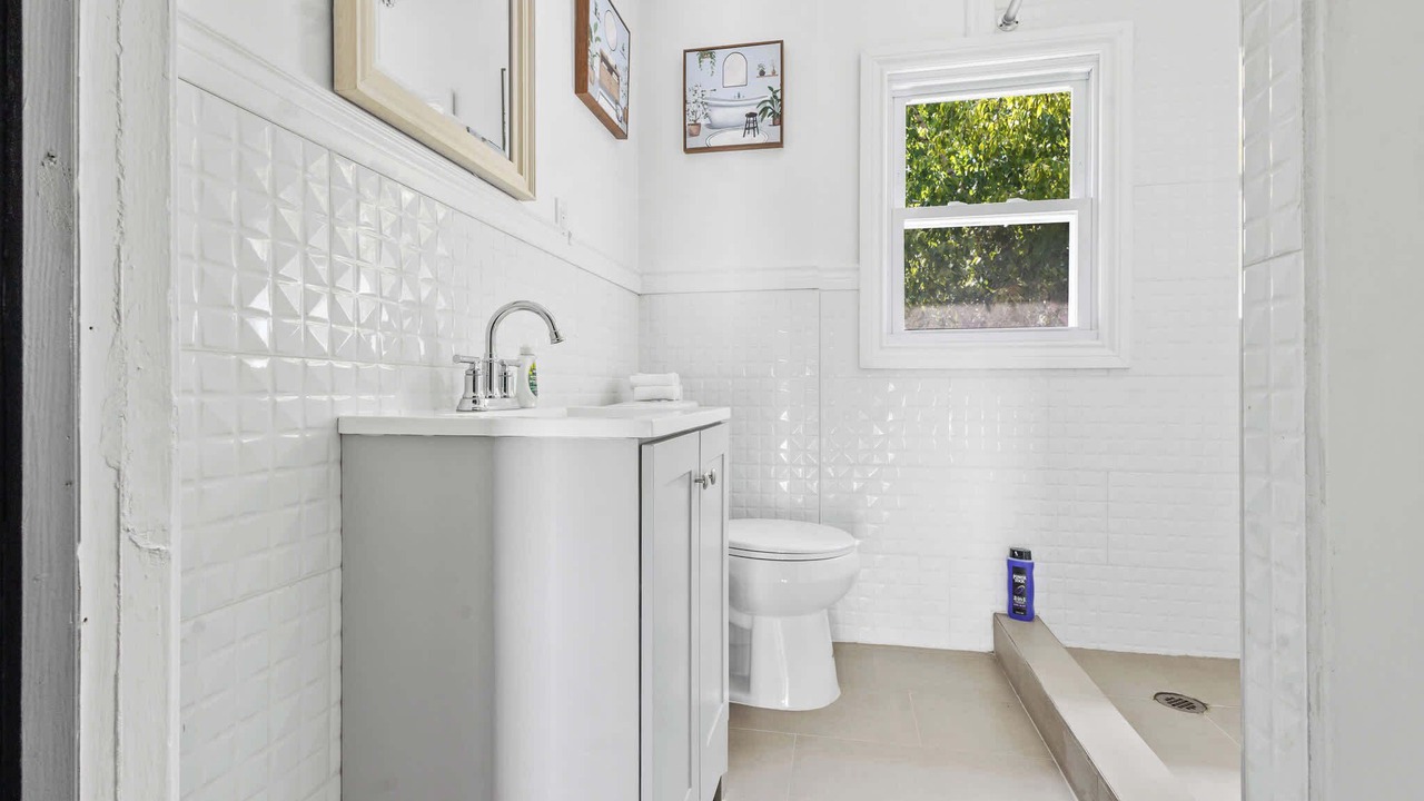 Photo of Bathroom in Niagara Falls