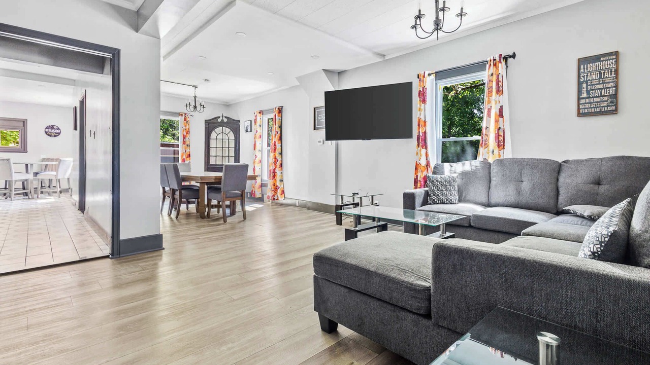 Photo of Livingroom in Niagara Falls