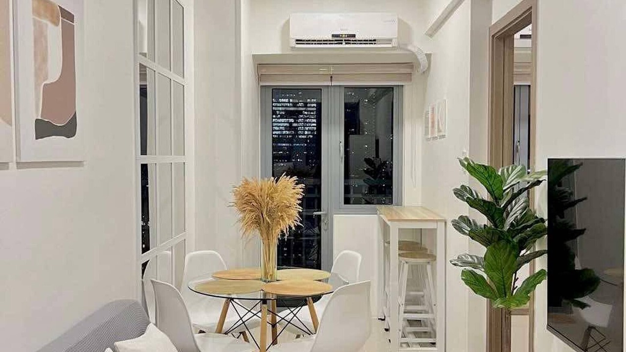 Photo of Livingroom in Highway Hills