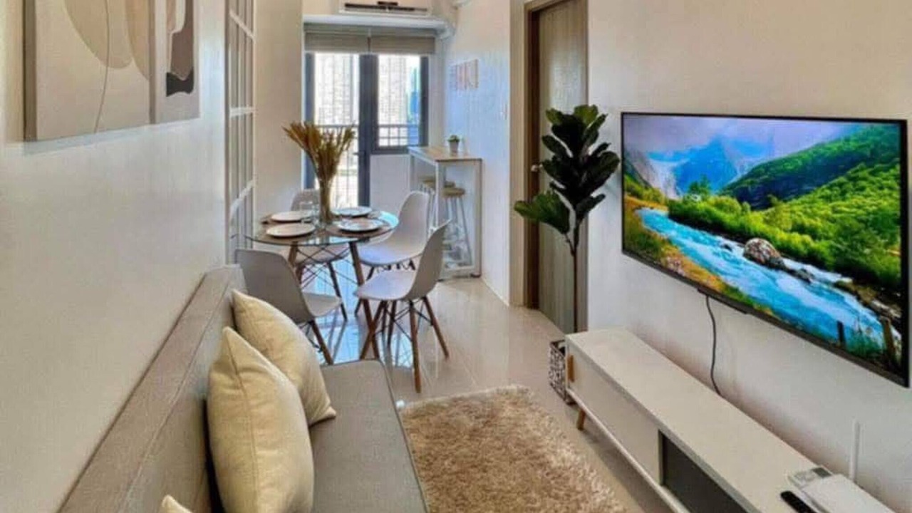 Photo of Livingroom in Highway Hills