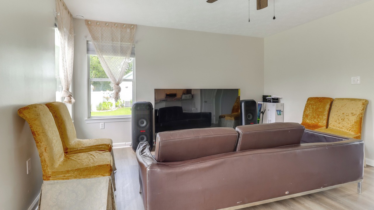 Photo of Livingroom in Hampton