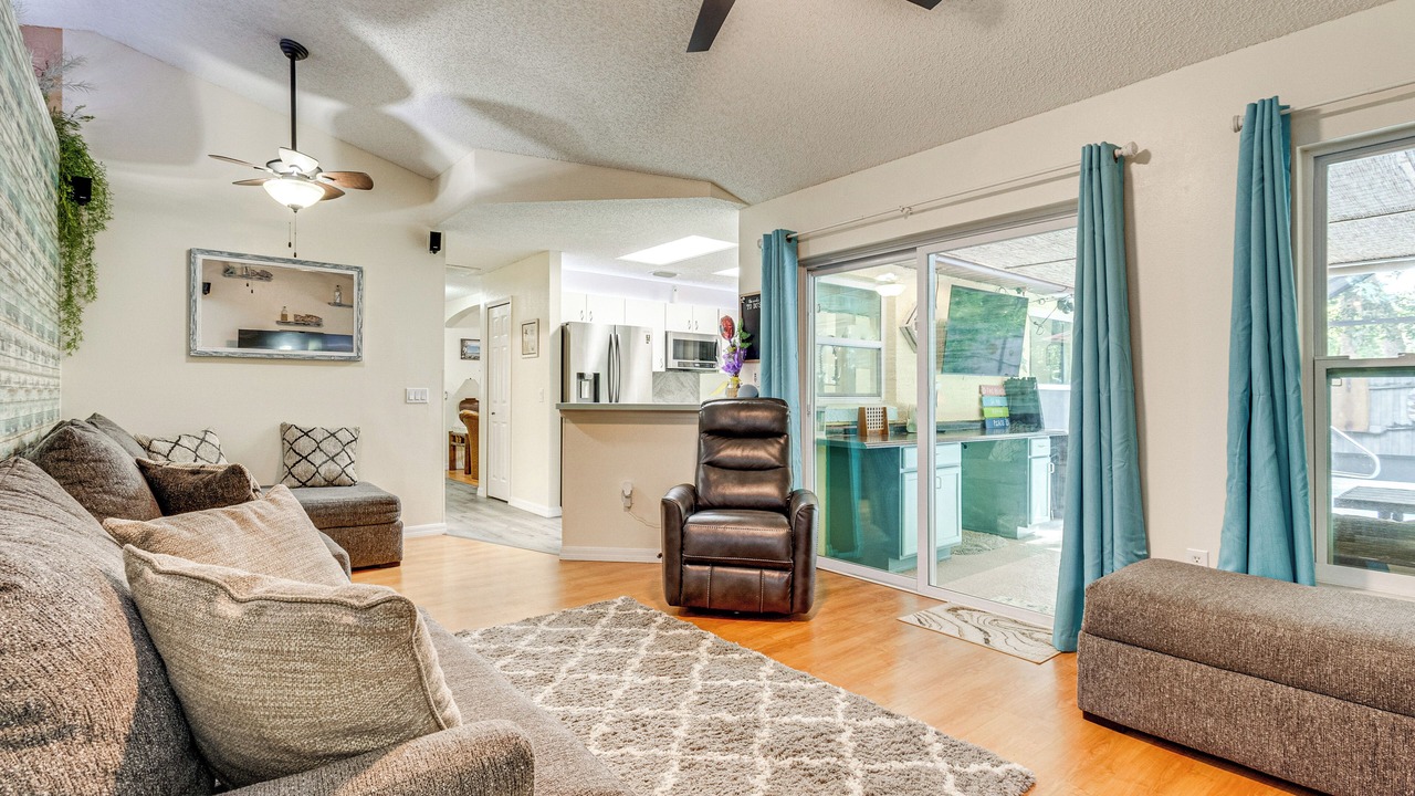 Photo of Livingroom in Port Saint John