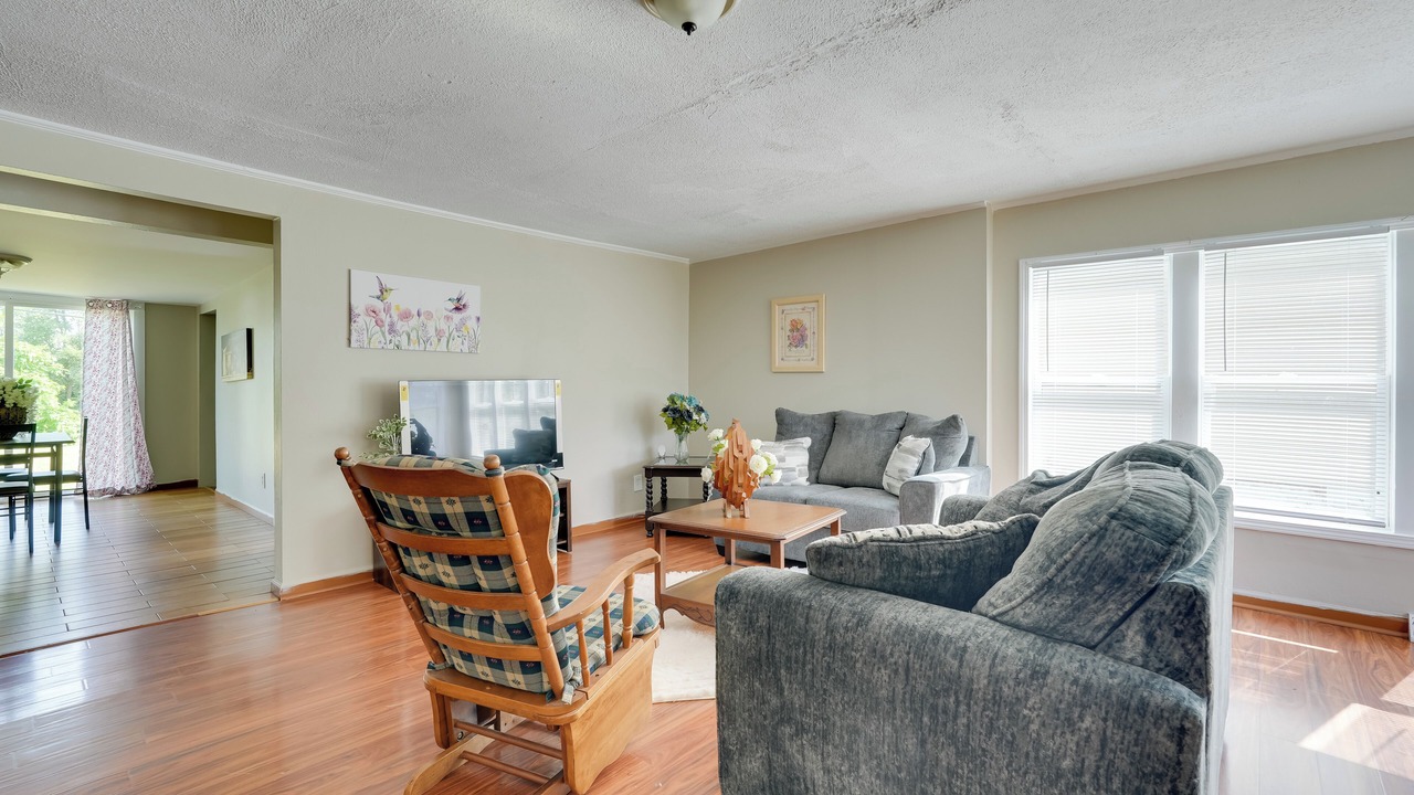 Photo of Livingroom in Butler